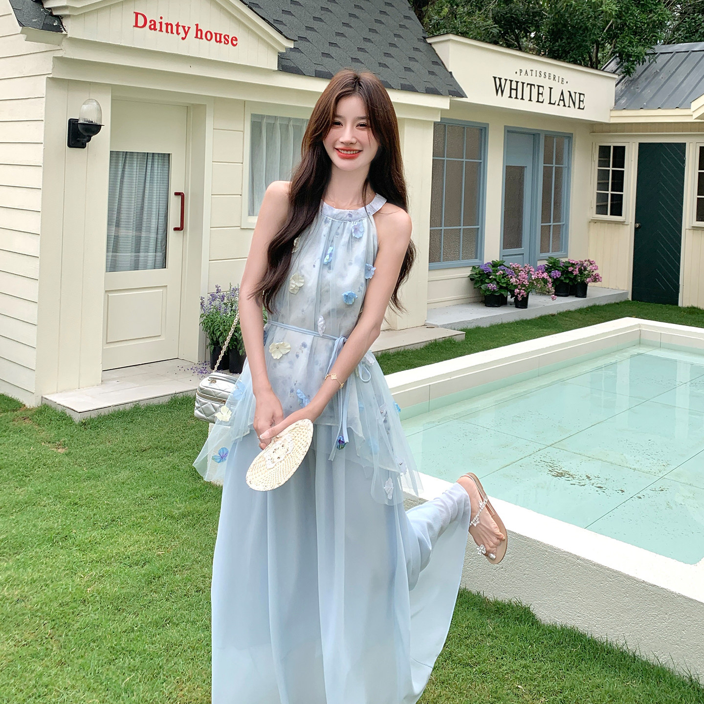 浅蓝色温柔系套装女2026夏季新款不规则网纱花朵上衣半身裙两件套