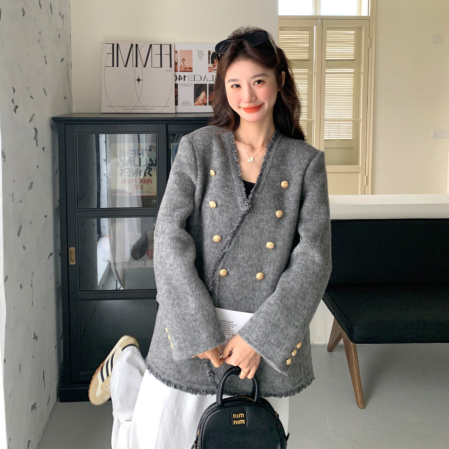 灰色小香风V领双排扣短外套女