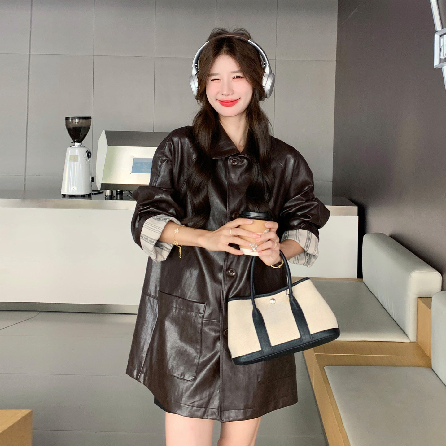复古咖色皮衣女中长款收腰显瘦