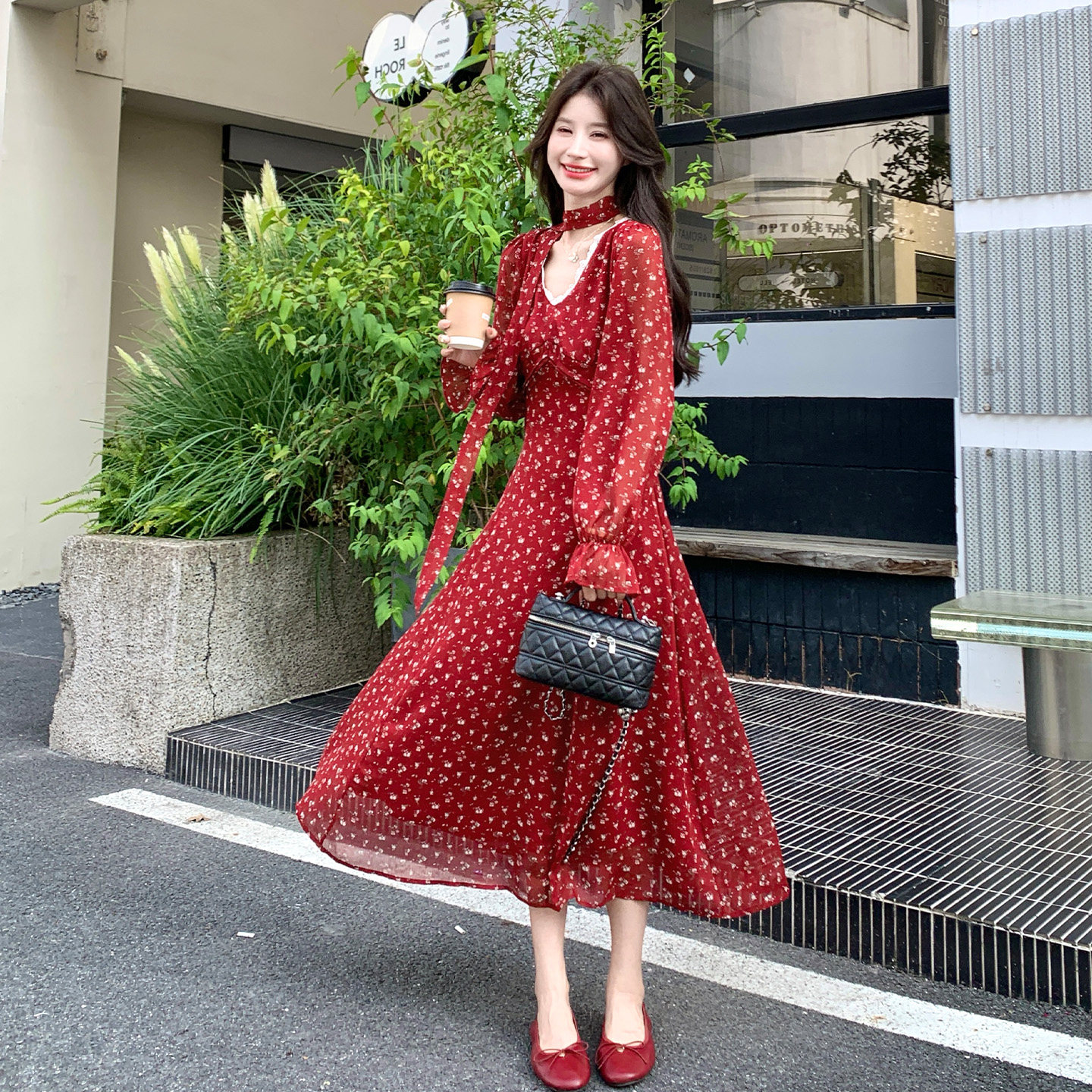 法式V领碎花连衣裙女红色