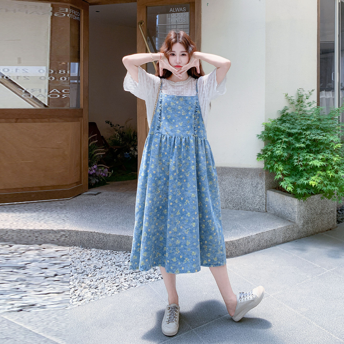 韩式优雅减龄ins风碎花牛仔吊带裙套装女2026夏日蕾丝内搭两件套