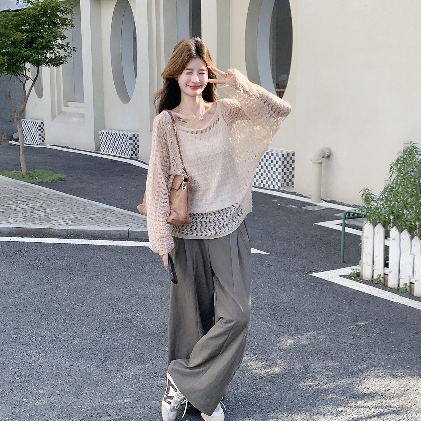 ootd松弛感穿搭套装女2026秋季新款休闲镂空罩衫吊带阔腿裤三件套