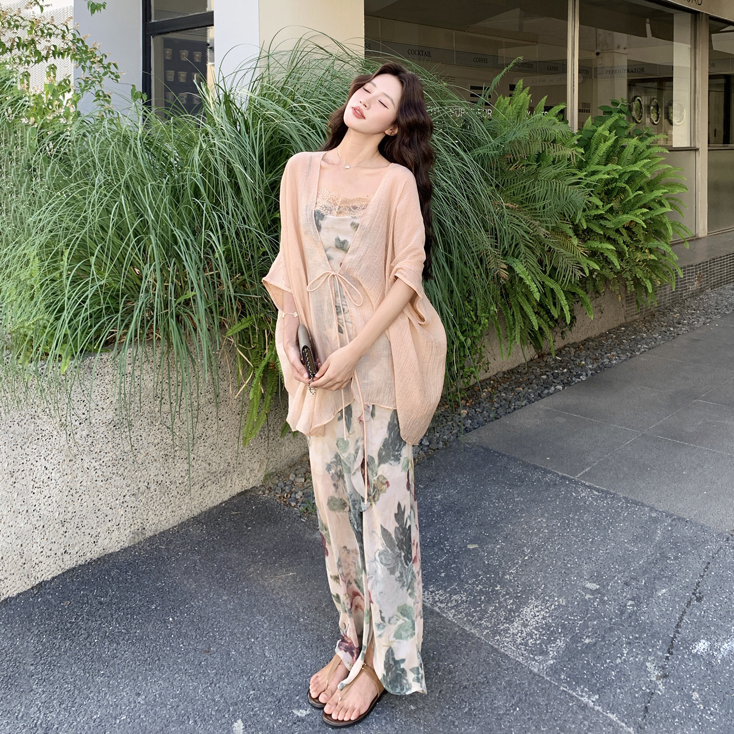 优雅贵气名媛风夏日绝美穿搭女2026法式防晒开衫碎花吊带裙两件套