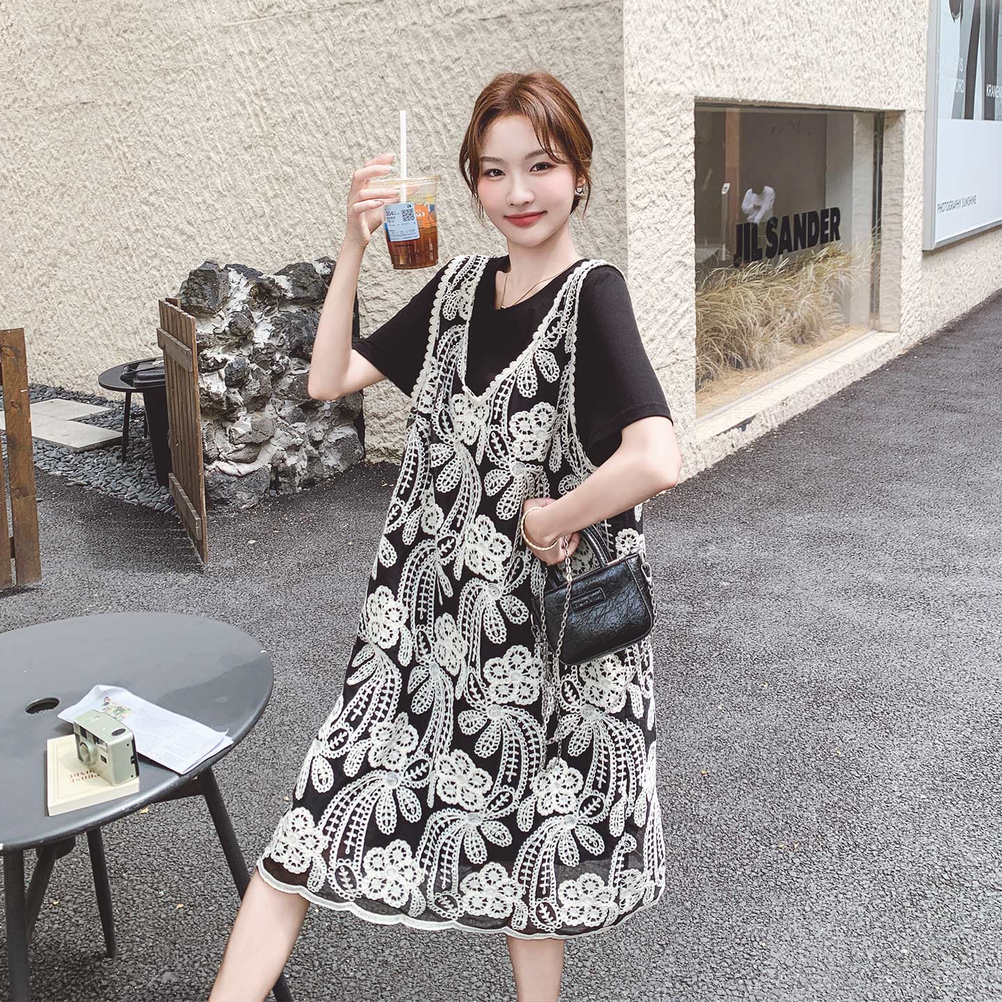 法式独特复古撞色绣花背心连衣裙套装女2026春新款时尚短袖两件套