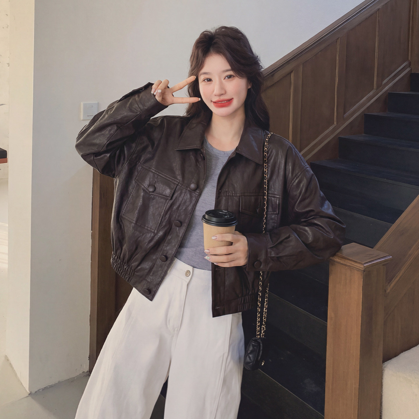 复古翻领短款皮衣女宽松PU