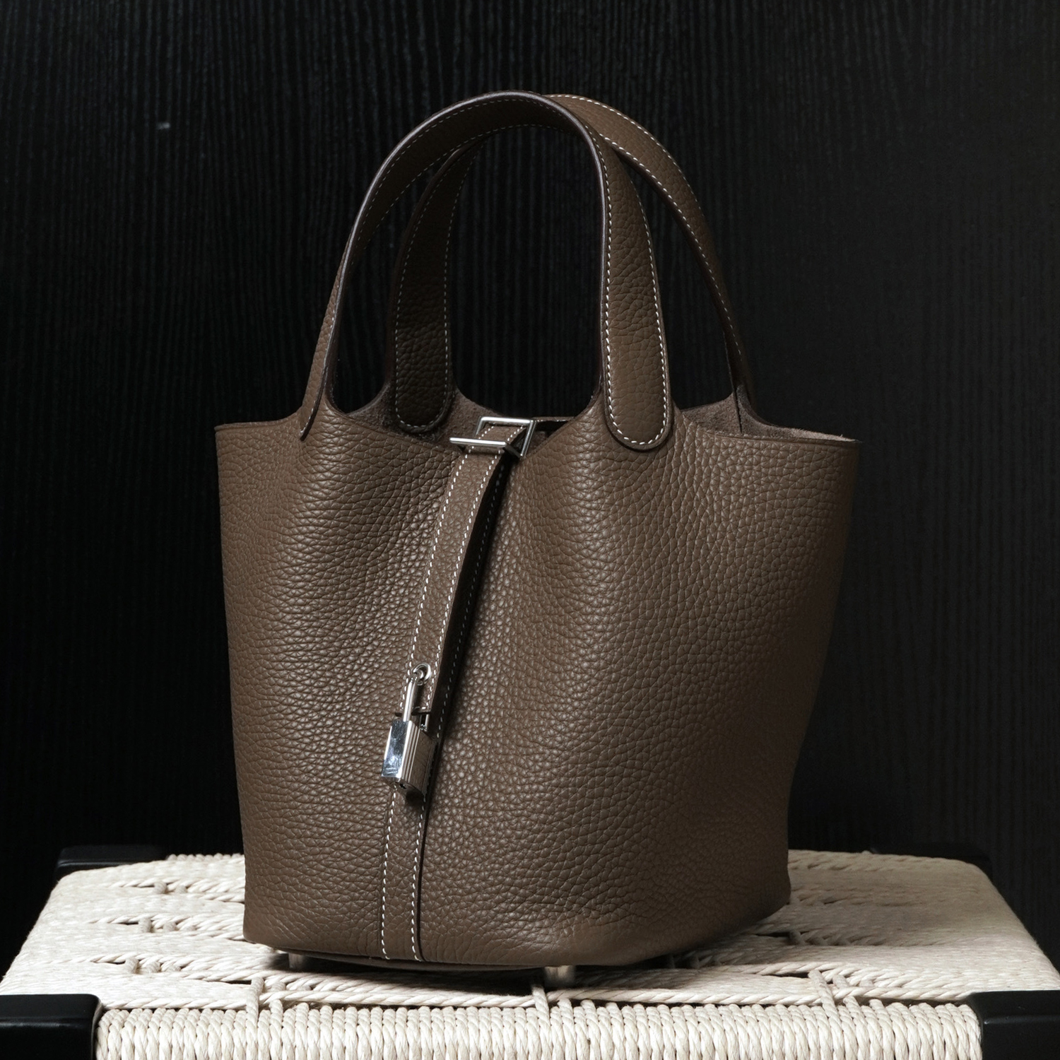 H菜篮子 真皮手工缝蜡线女包包进口TC头层小牛皮荔枝纹手提水桶包