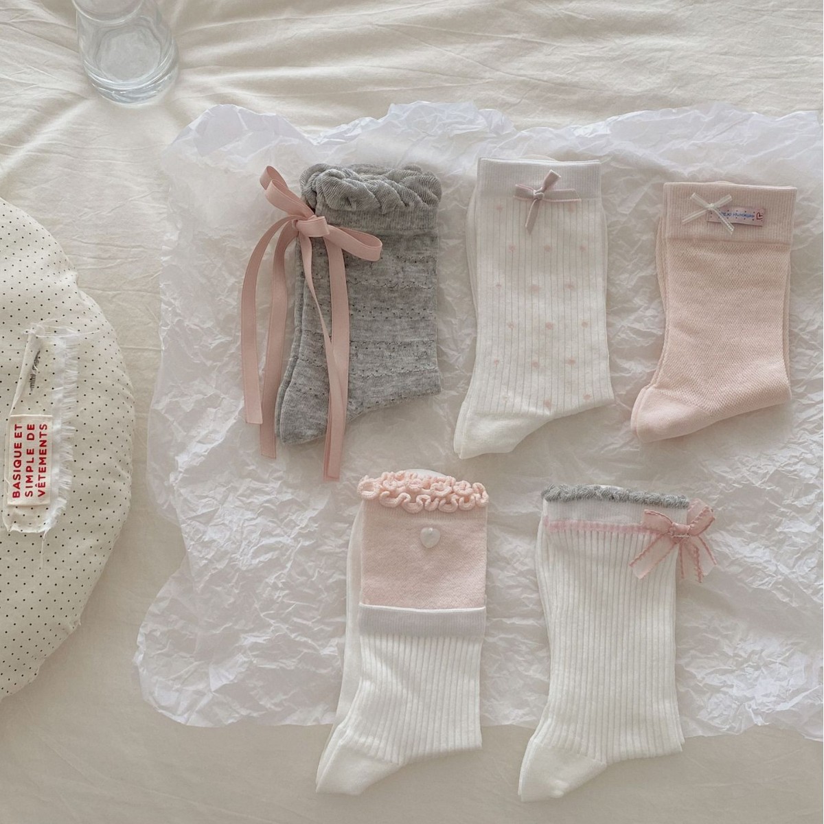 韩系甜美立体蝴蝶结布标袜子女薄款ins日系泡泡口纯色木耳边袜子