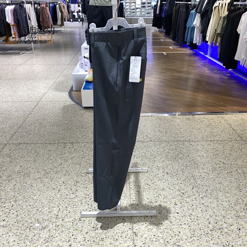 安德玛新款男裤简约百搭高尔夫运动休闲透气梭织长裤1377301-012