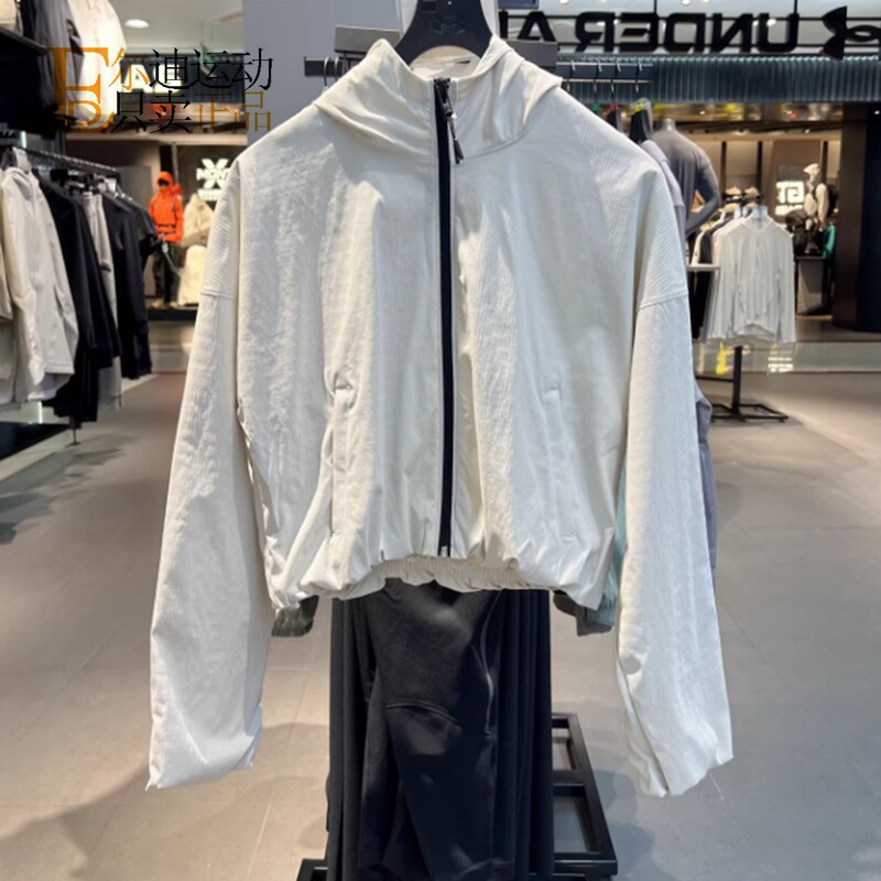 Under Armour安德玛女士新款连帽休闲运动短款外套6005967-110