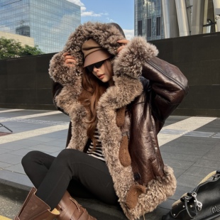 顶奢级连帽长袖 2025冬季 深棕色澳洲美丽奴皮毛一体女 弓ECHO