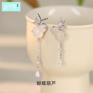 维罗纳纯银蝴蝶葫芦耳钉春季新款新中式白玉髓流苏耳环复古高级感