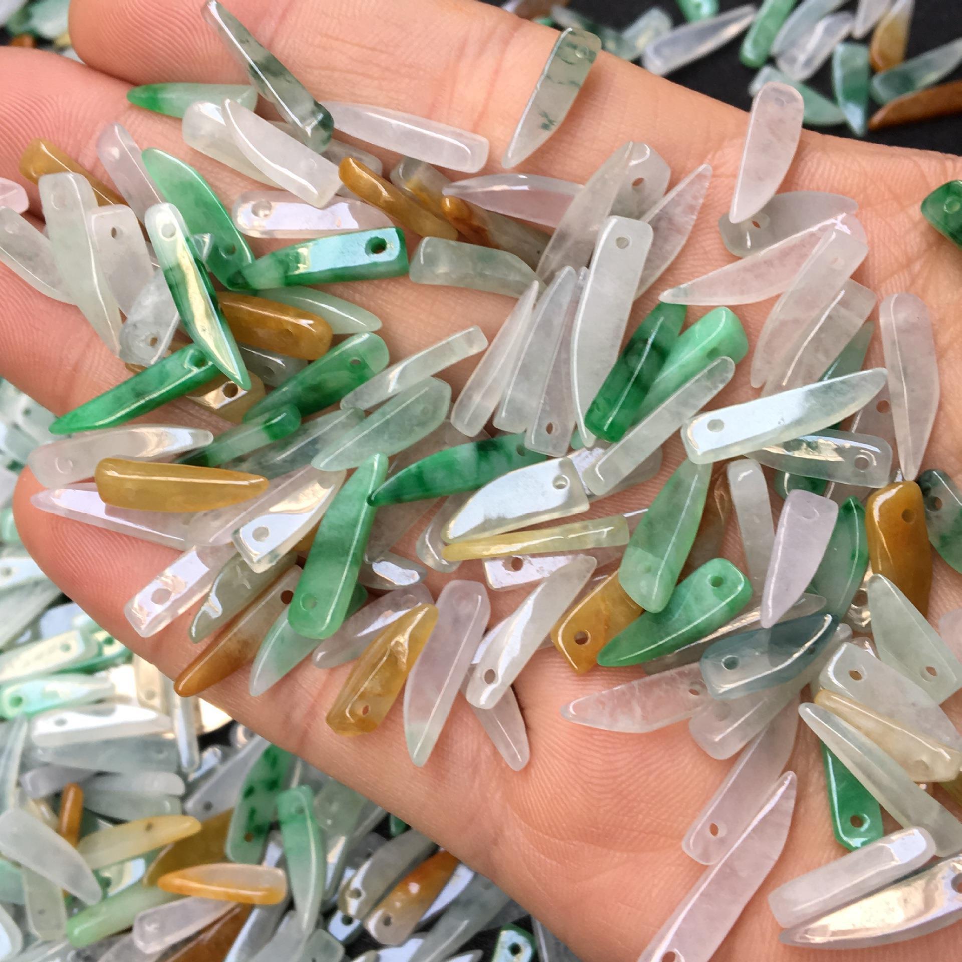 彩色小辣椒缅甸玉器玉翡翠玉石散珠配件四会天光墟摆件人物