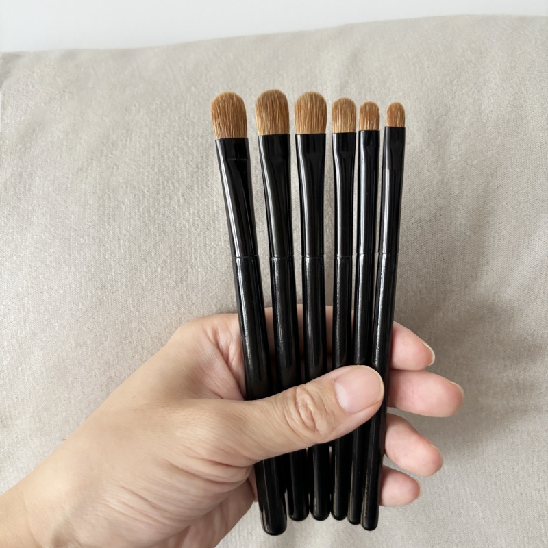 不飞粉~黄狼尾专业眼影刷细节卧蚕刷扁平化妆刷画笔画画刷子