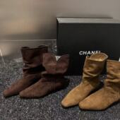 几何乐章法式 H55女鞋 复古尖头V口小众褶皱绒面粗跟短靴 现现