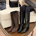 H55女鞋一眼万年2025新款轻法式尖头低跟大筒围抓绒冬季瘦瘦靴