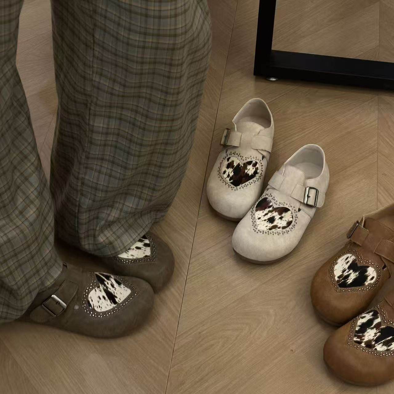 H55女鞋宝藏绿洲2026春季新款日常百搭圆头爱心马毛厚底勃肯鞋女