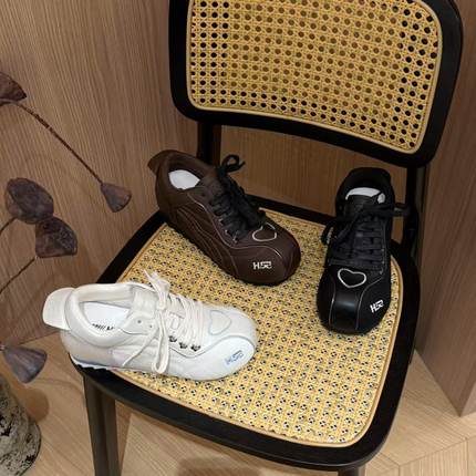 H55女鞋桃乐丝与摩卡可可复古爱心内增高圆头刺绣保龄球鞋德训鞋