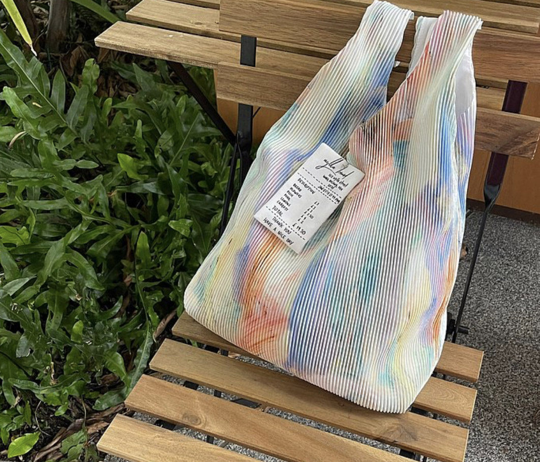 泰国小众托特包时尚扎染渐变色购物袋撞色大容量褶皱单肩包,箱包皮具/热销女包/男包,托特包,淘宝优惠券,粉丝福利购,淘宝优惠卷