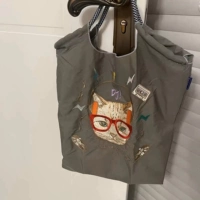 Серый молния кошка среда