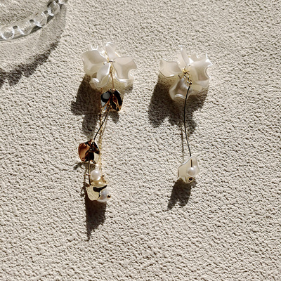 日系千金风不对称贝壳长流苏耳饰