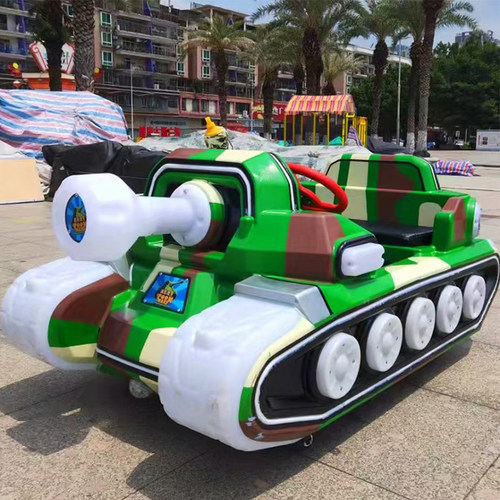 月腾坦克游乐车可互撞续航8小时