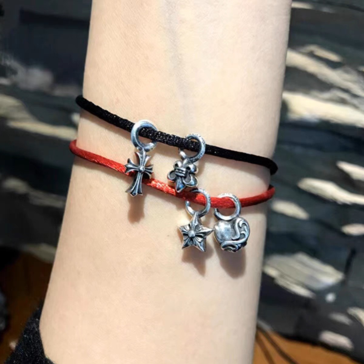 CH克罗伈泰银十字架鸢尾花挂坠转运红手绳本命年男女桃心手链