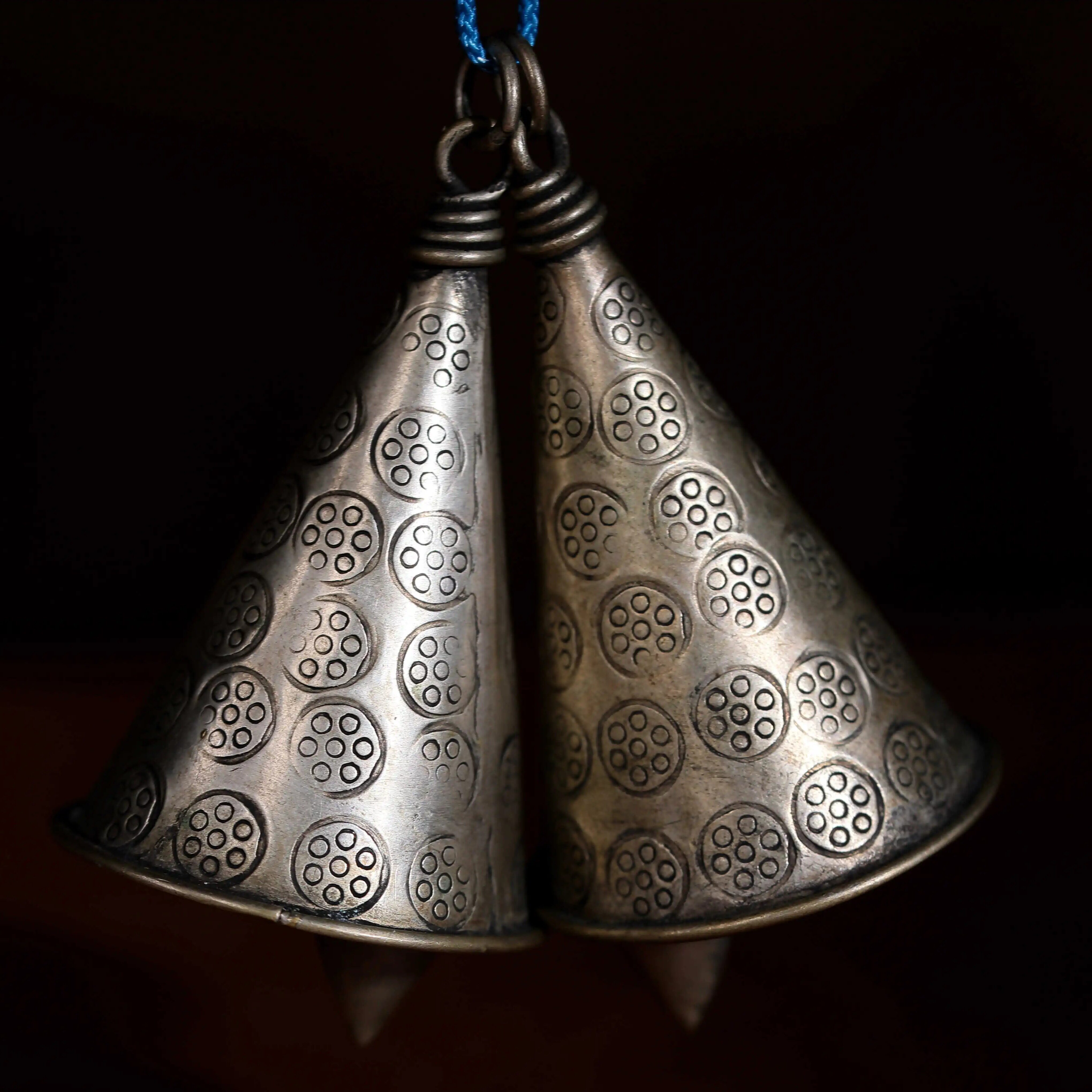 藏地精品少见藏式藏银满工门前老风铃风阵铃铛响铃挂饰diy一对