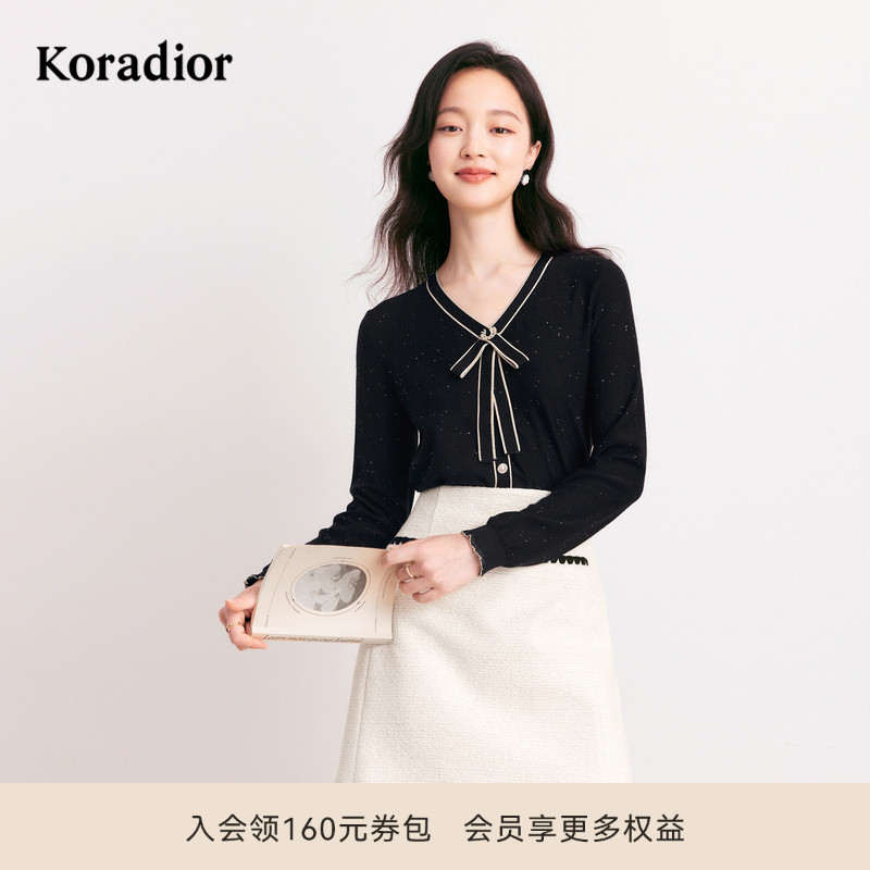 Koradior珂莱蒂尔春季商场同款修身V领套头拼接针织衫上衣