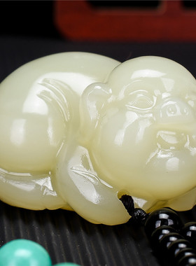 生肖猪把件猪青白玉把玩件送挂绳