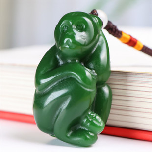 新疆和田玉碧玉菠菜绿十二生肖猴子挂件玉石把件灵猴吊坠毛衣链