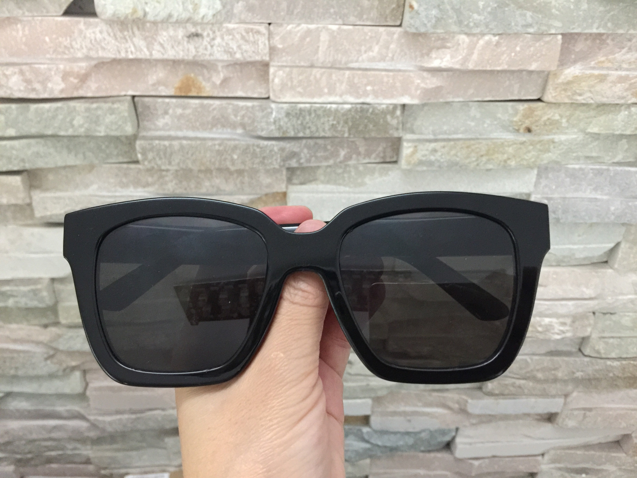 出口韩国纯原单尾货黑色男女太阳眼镜墨镜实拍不挑脸型简单大方的