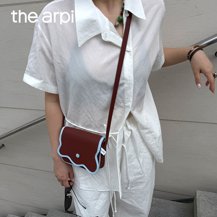 the arpi撞色海浪包小众潮流棕蓝配色斜挎包女秋冬时髦设计师女包