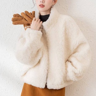 时尚加厚保暖羊羔毛短款外套女冬装新款今年流行洋气显瘦时髦上衣