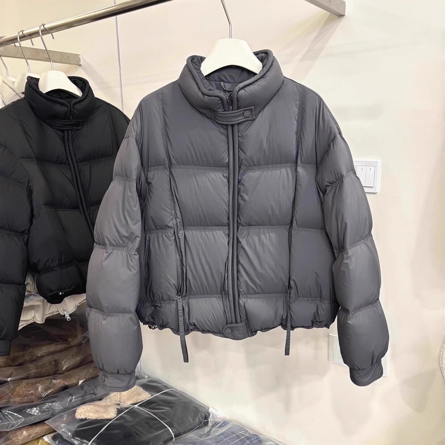 泡芙立领粉色羽绒服女欧洲站2025冬季时尚宽松加厚保暖白鸭绒外套