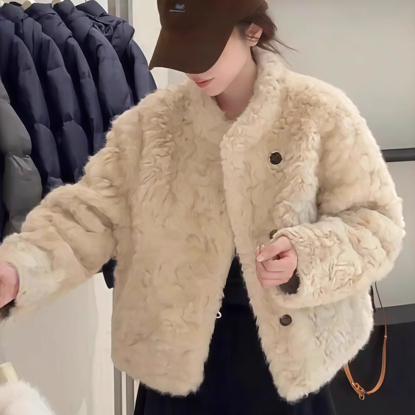 韩系单排扣立领毛毛绒外套女2025冬季新款加厚保暖皮毛一体上衣潮