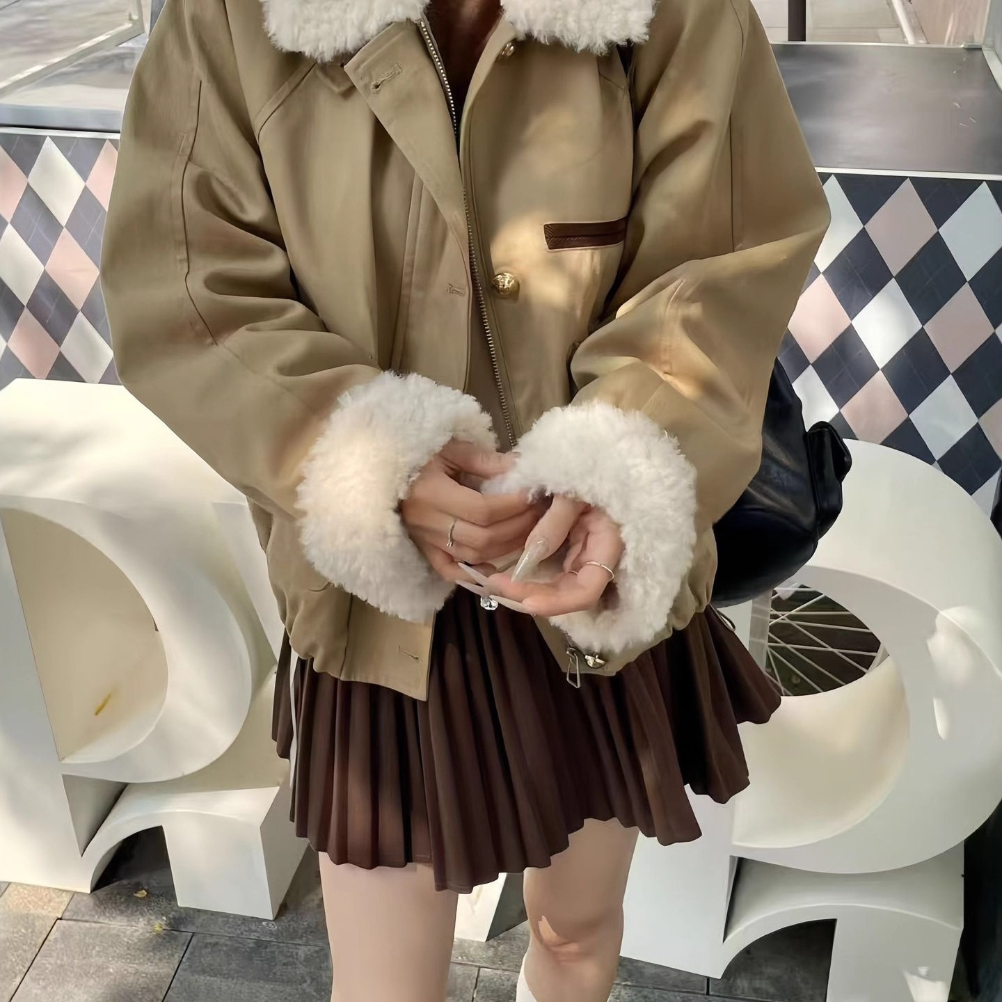 时尚宽松外套女冬季新款美式复古加绒加厚毛绒拼接休闲派克服上衣