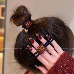 高端网红2025年红色方块发圈女轻奢百搭扎头花高弹力马尾发绳发饰