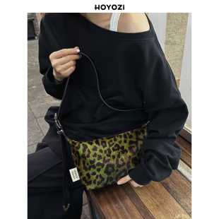 单肩斜挎小众新款 HOYOZI真皮马毛豹纹腋下包包女款 小优家包包