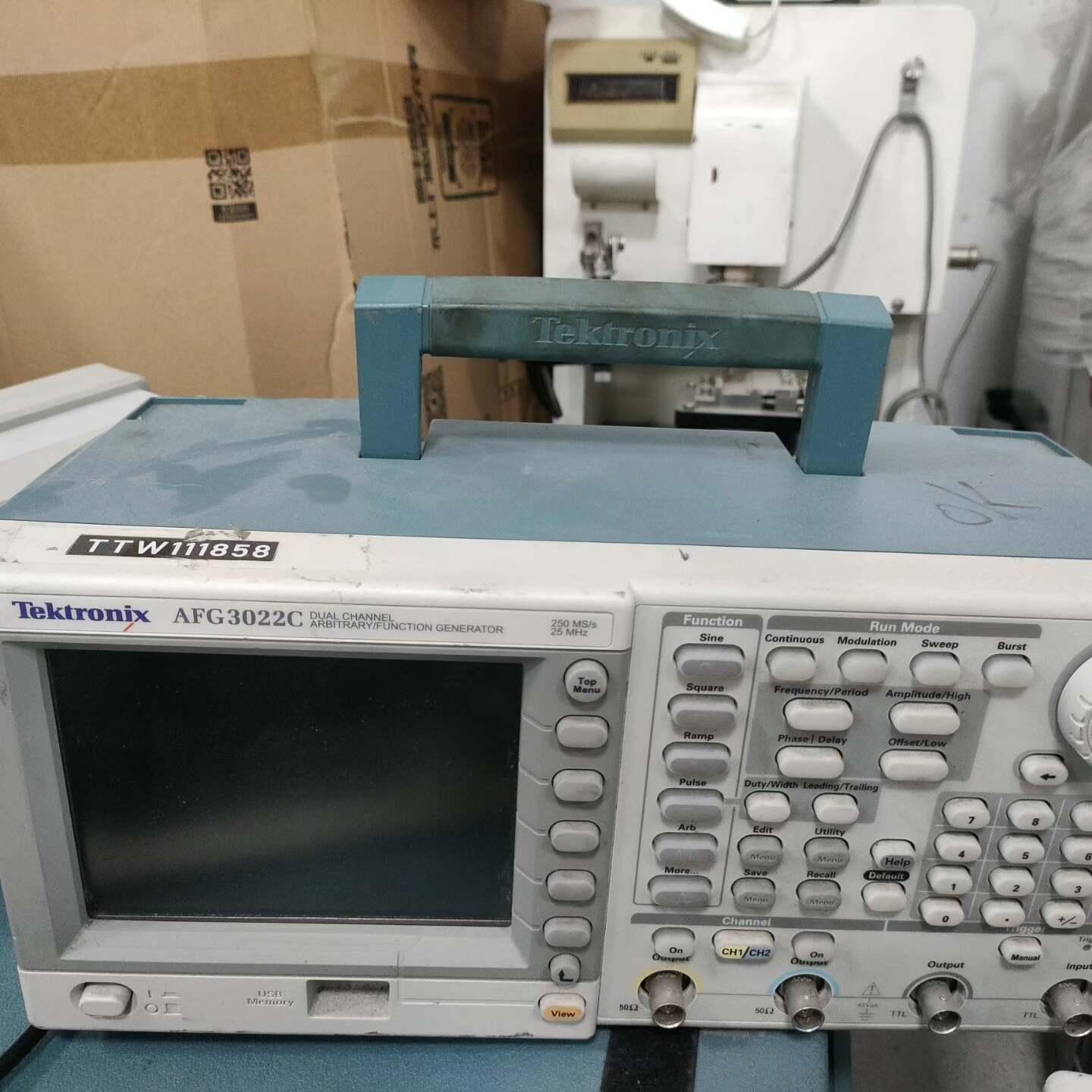 AFG3022C 泰克函数信号发生器 双通道任意波形测试仪器议价维修