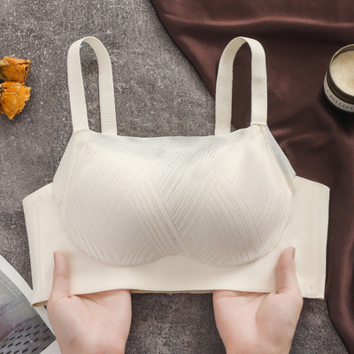 薄款防走光新款上市春季抹胸一片式内衣女小胸聚拢4CM中厚文胸