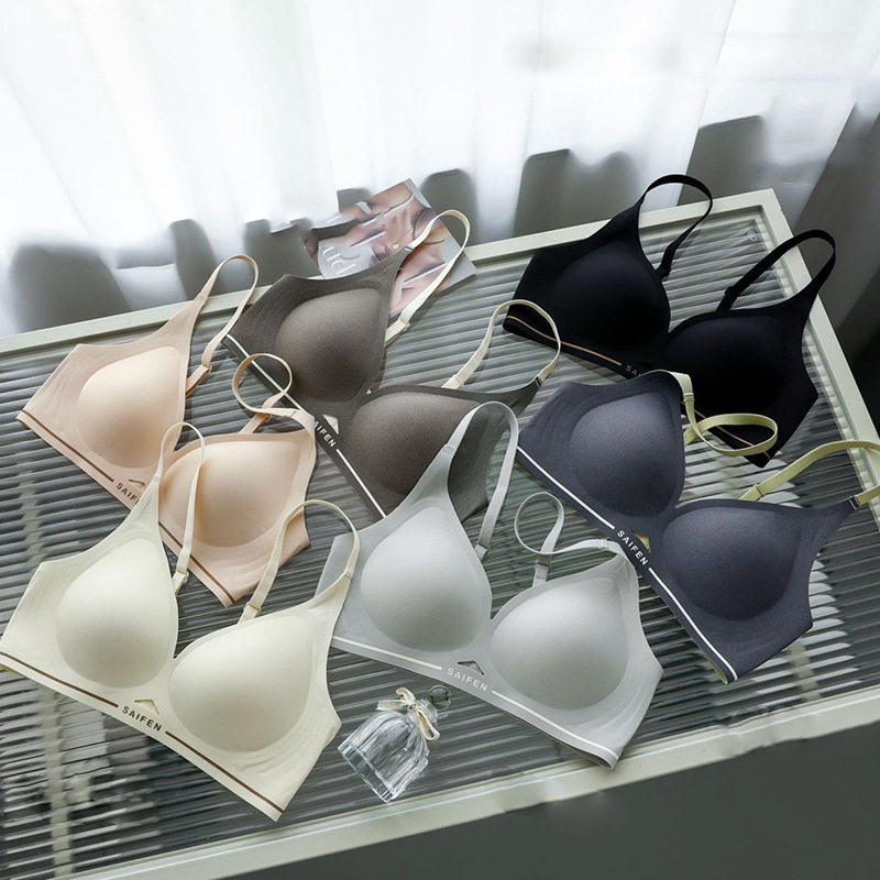 乳胶无痕内衣女薄款大胸显小胸软支撑舒适聚拢无钢圈夏透季文胸罩