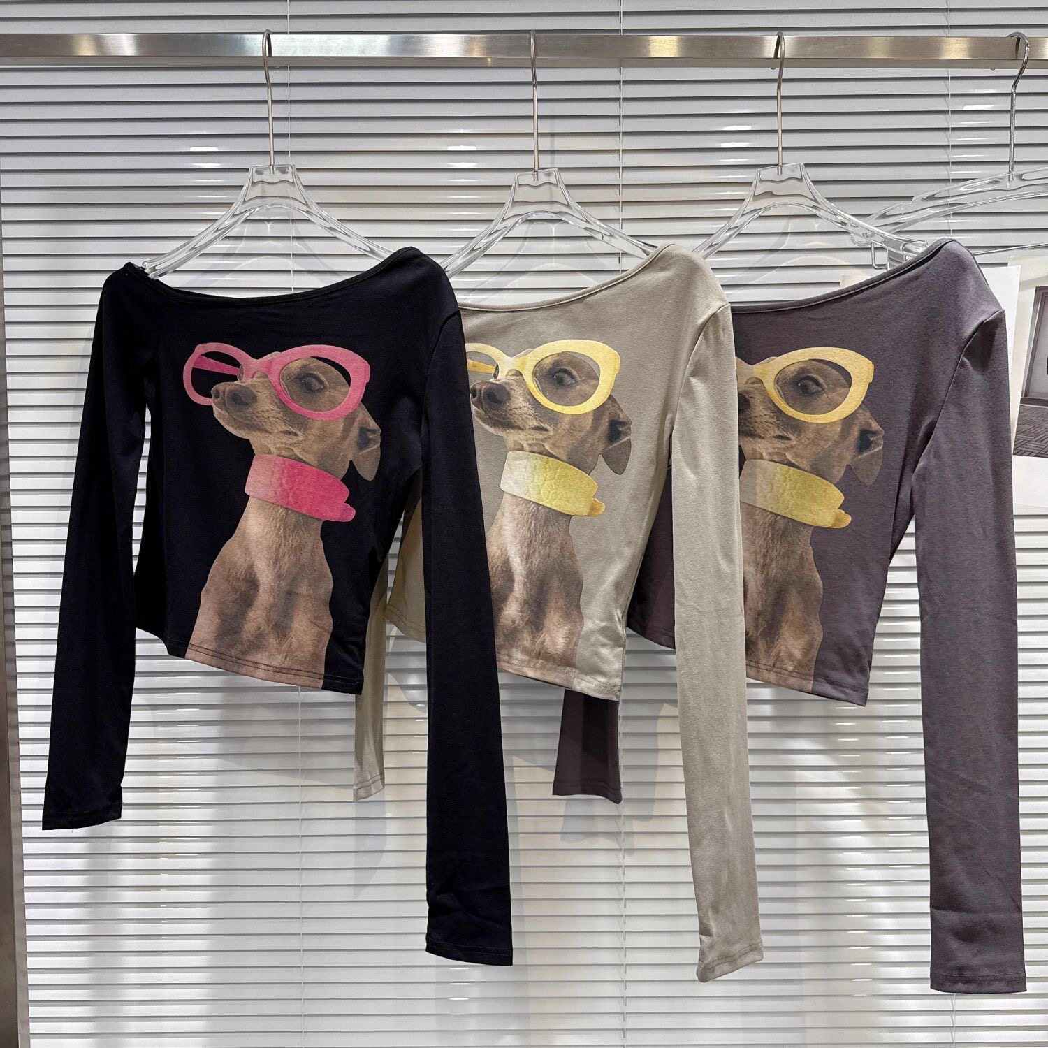 女童秋冬新款韩版打底衫2026韩版卡通狗狗印花斜肩长袖T恤衫小衫