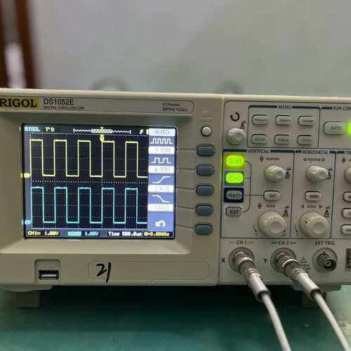 议价DS1052E示波器、图片实物拍摄、通电开机测