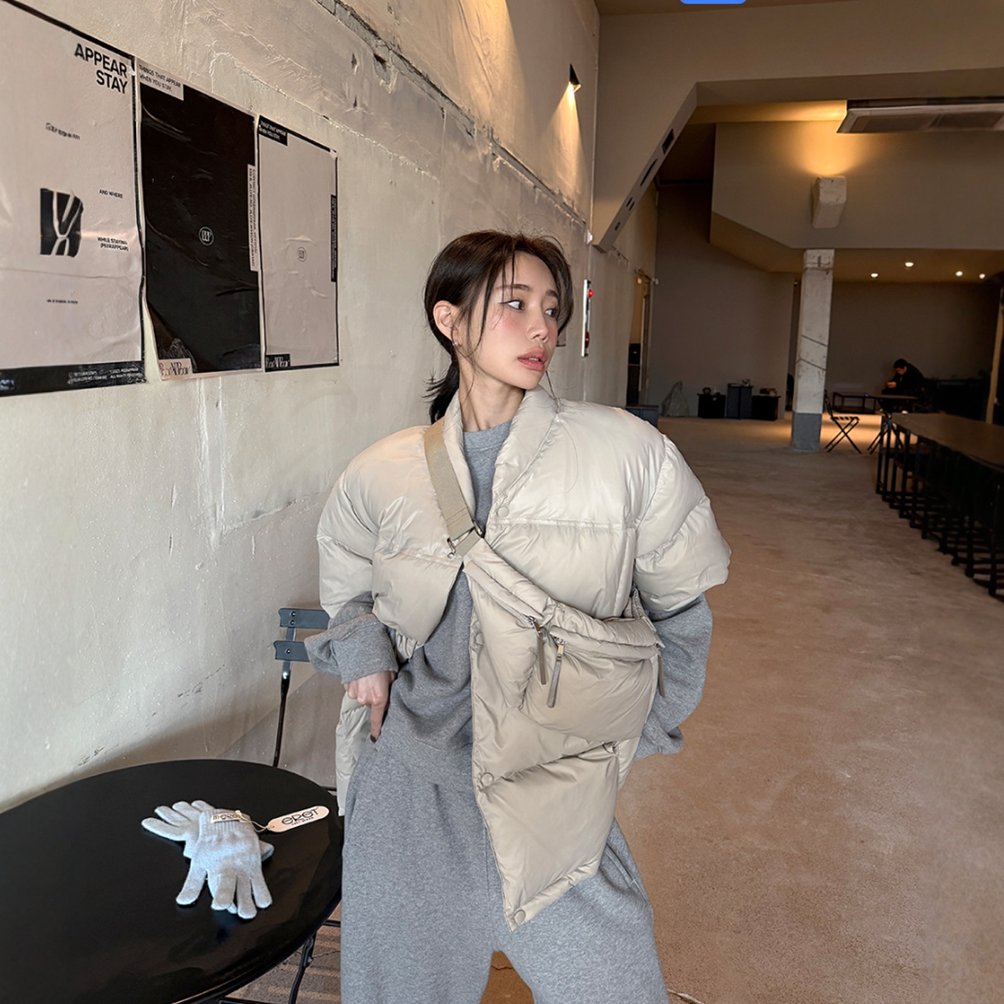 Haners家韩国代购女极简时尚2025年冬季新品时尚百搭羽绒斜跨包包