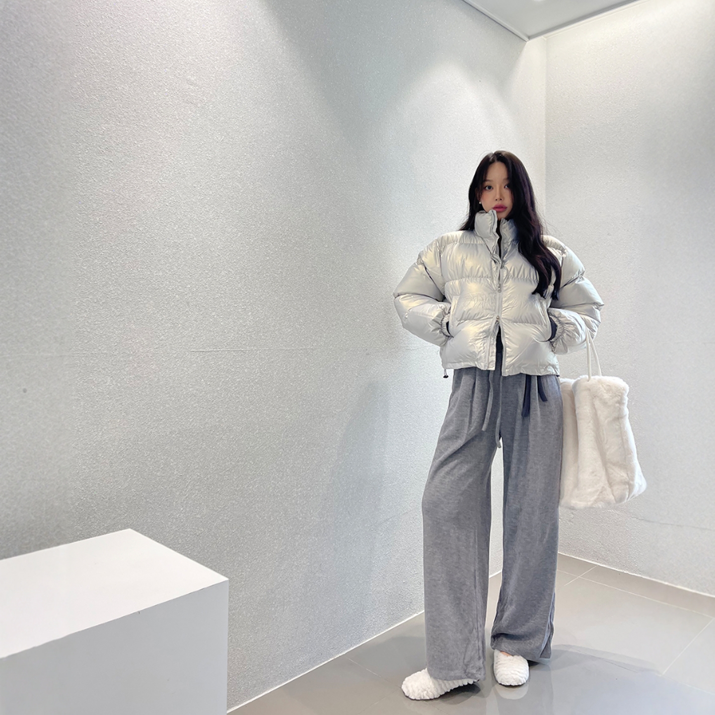 Haners家韩国代购女清新优雅2025年冬新品时尚连帽纯色短款羽绒服