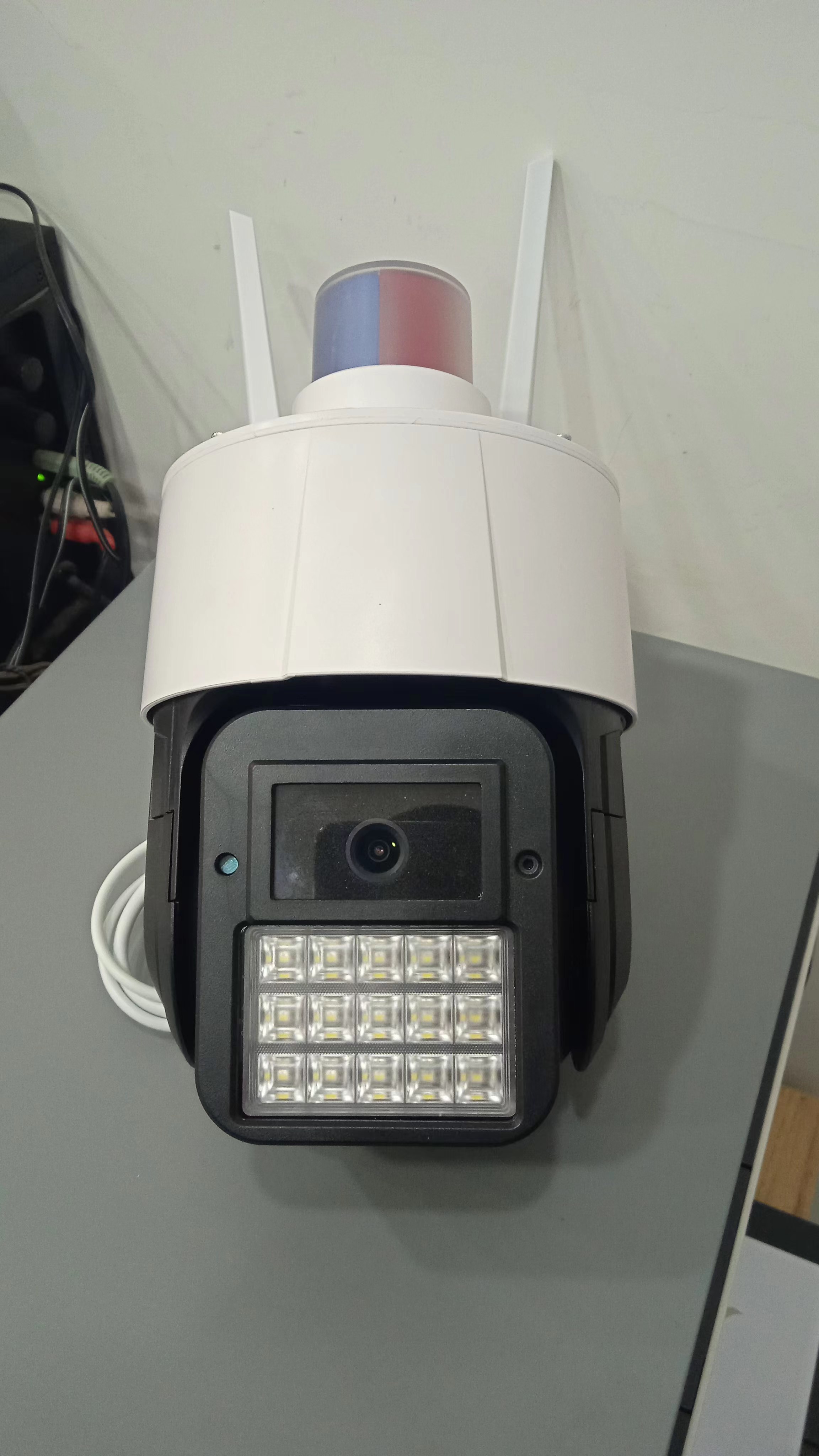 对讲球型摄像360°全景声光报警