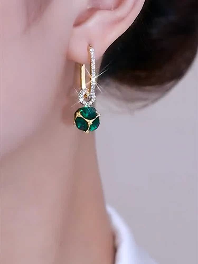 2022年新款潮耳环高级感轻奢祖母绿钻球耳扣气质绿色时尚百搭耳坠