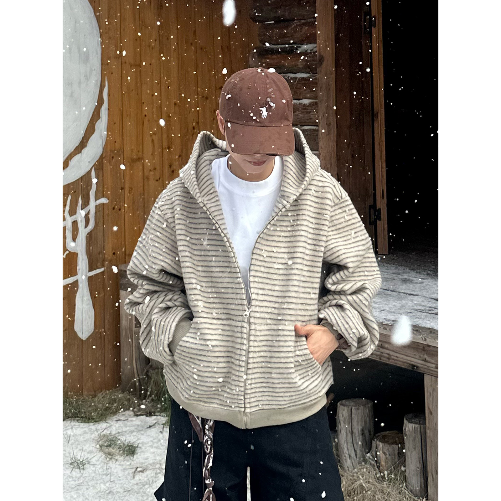 自带氛围感的连帽卫衣