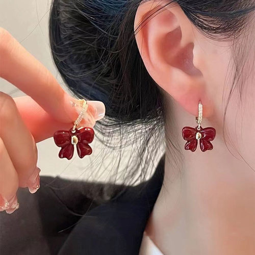 酒红色蝴蝶结耳扣女时尚感气质耳环秋冬2023年新款耳饰复古耳钉潮