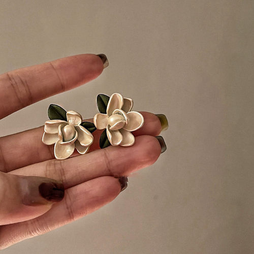 S925银针超仙法式花朵烤漆耳环新品复古港风高级感小众设计耳钉